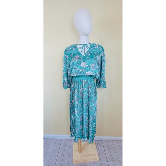 1980s Vintage Diane Freis Green Floral Puffed Sleeve Dress / Pleated  Dress / XL - Picture 6 of 8